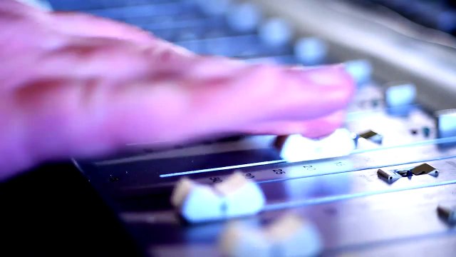 אנדריי מקרביץ' בסרטון של מפלגת ישראל ביתנו