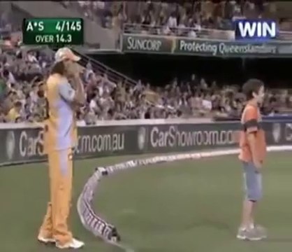 Andrew Symonds Lets Kids Do The Fielding
