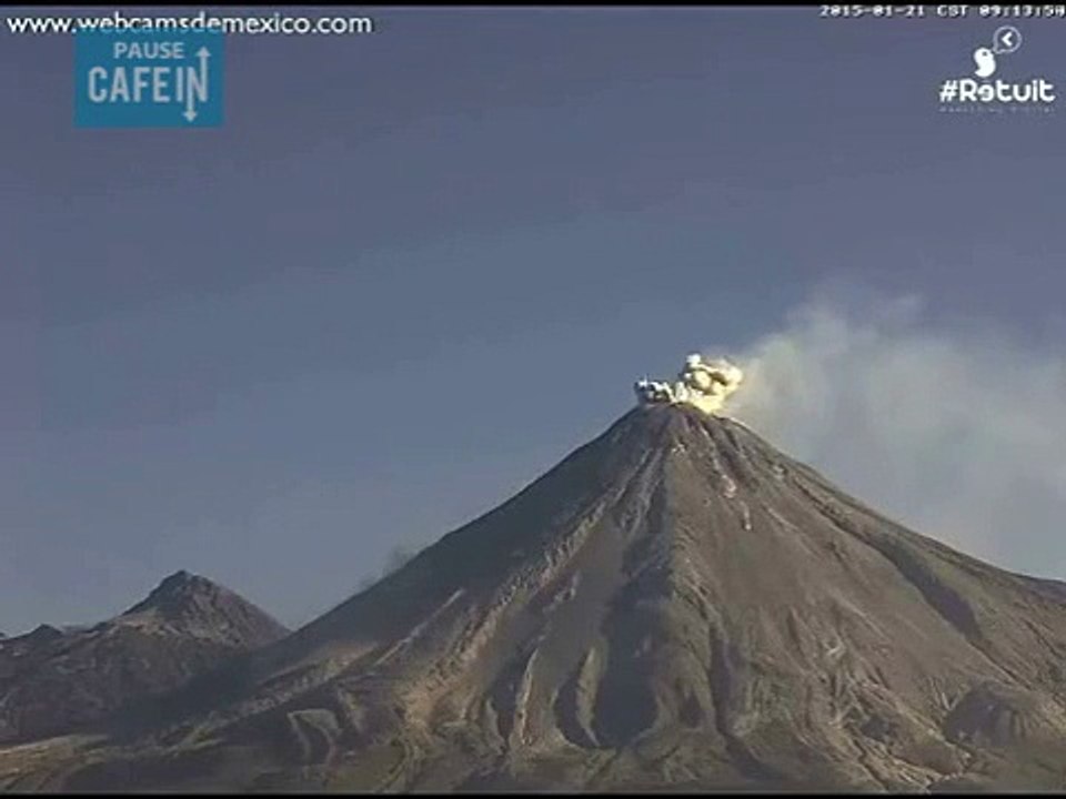 La puissante explosion du volcan Colima filmée par webcam !