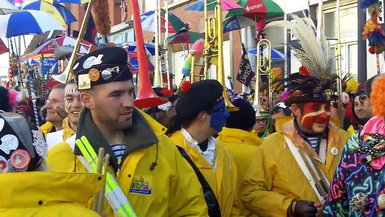 Carnaval de Dunkerque 2015 : début de la bande des pêcheurs