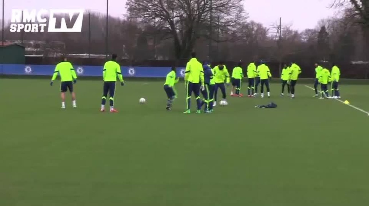 Football / Diego Costa s'amuse à "shooter" sur ses coéquipiers à l'entraînement - 16/02