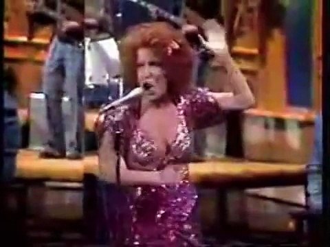 BETTE MIDLER - Boogie Woogie Bugle Boy (1973) (Johnny Carson Tonight Show)