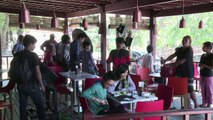 مدينة رانغون في بورما تشهد طفرة  في مقاهي القهوة السريعة التحضير