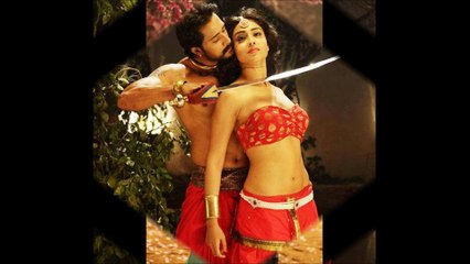 Actress Shriya Saran Hot Navel Video
