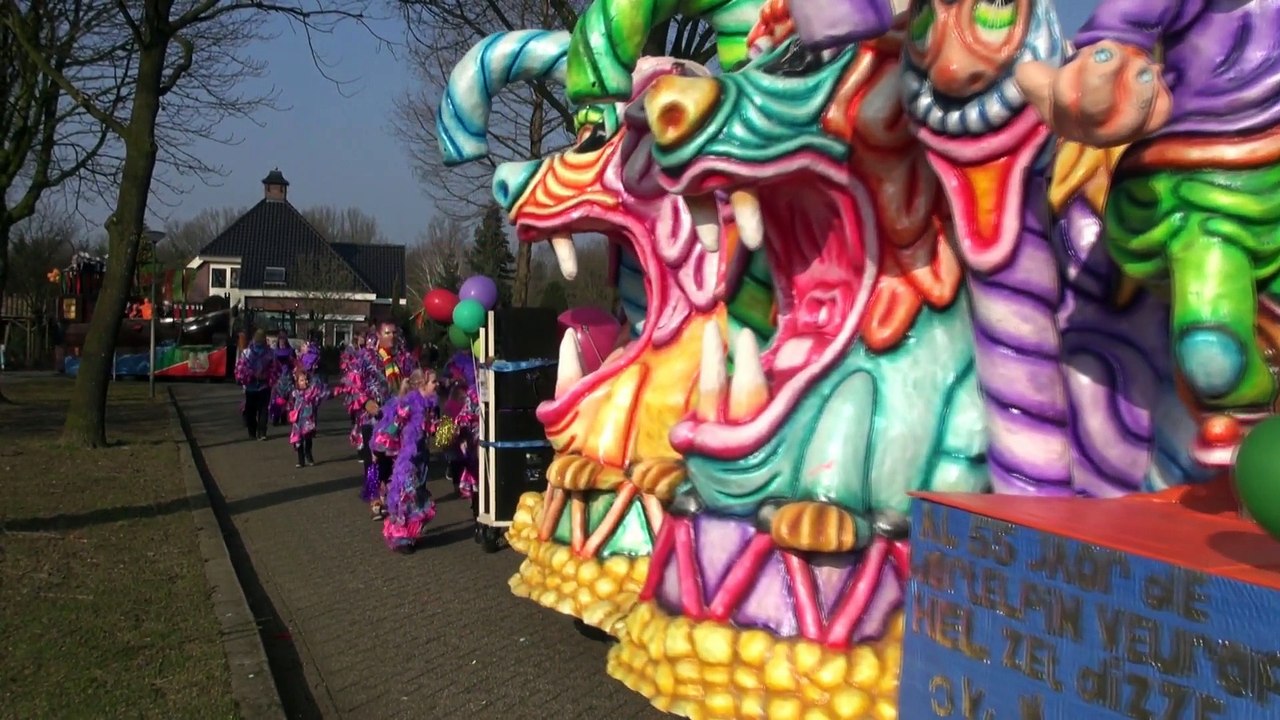 Carnavalsoptocht CV de Wortelpinnen Heijen 2015