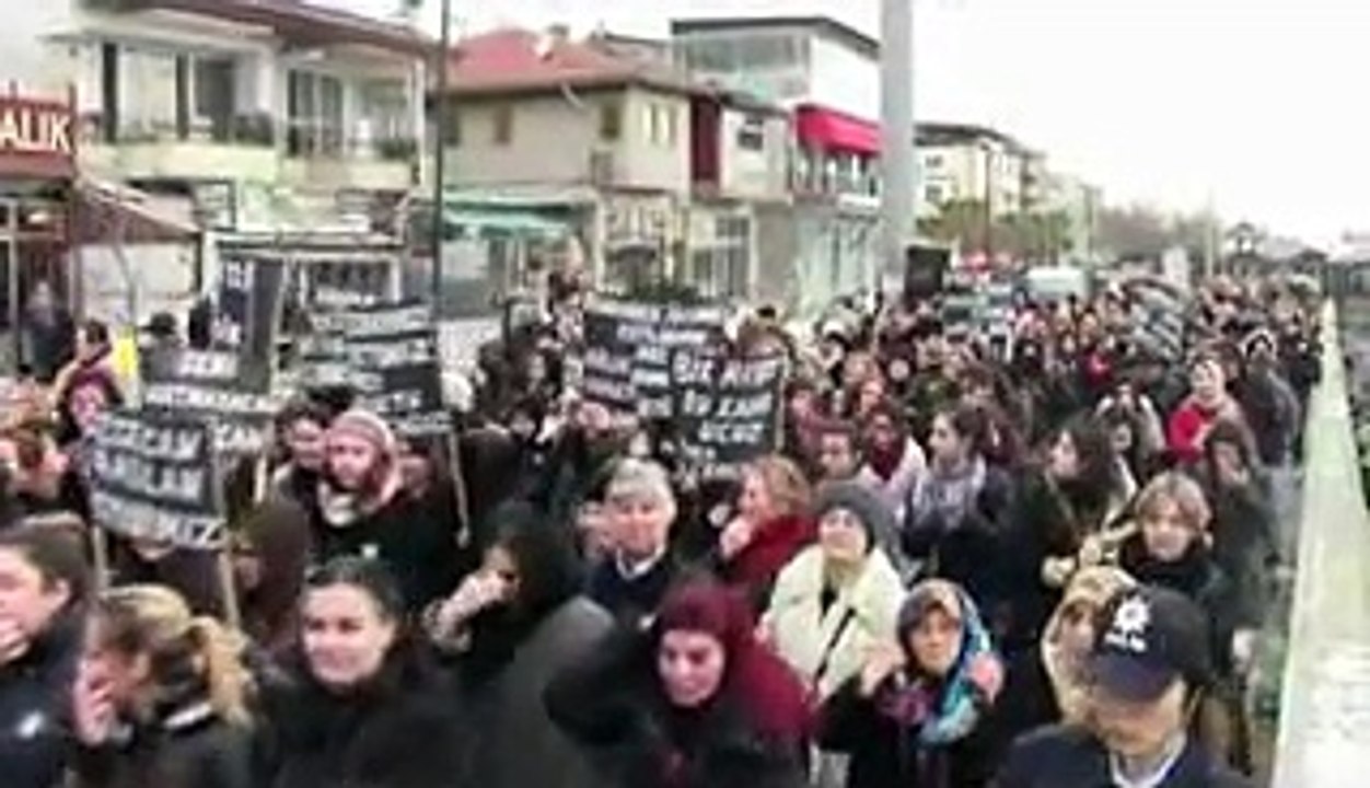 Özgecan için yürüdüler