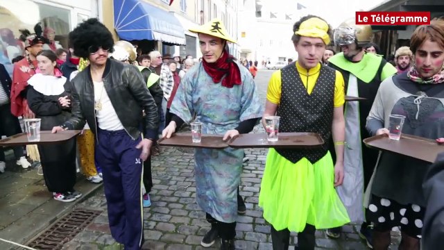 Gras de Douarnenez. Chez Micheline gagne la course interbars