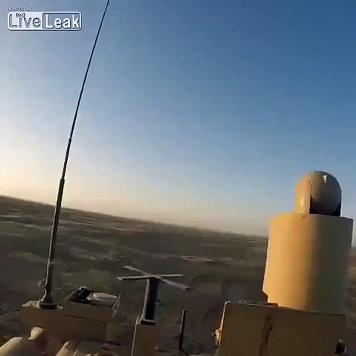 Onde de Choc frappe le Hummer d'un Marines à plus de 3km