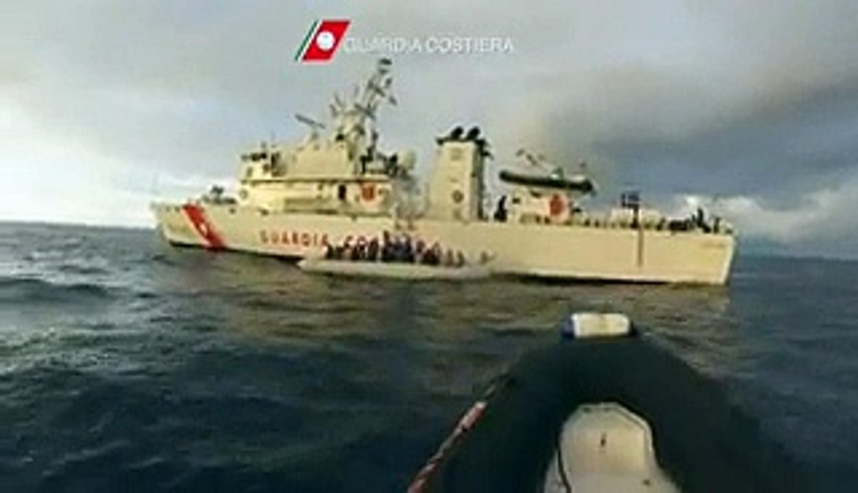 Ship Migrants rescued by Italian coast guard  in Sicily - Video Dailymotion