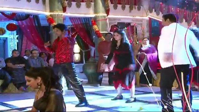 Itna Karo Na Mujhe Pyaar _ Watch Nishi's sangeet ceremony