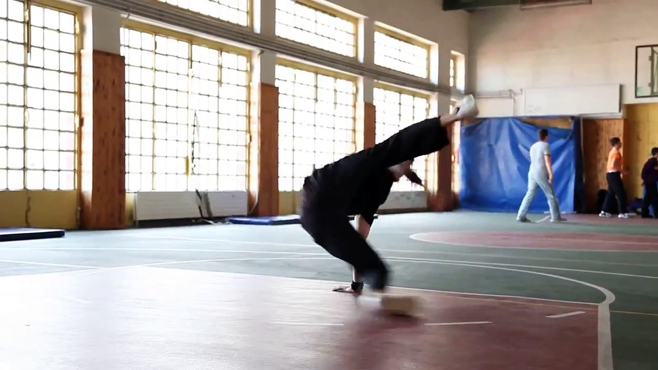 Andrew BreakDancing