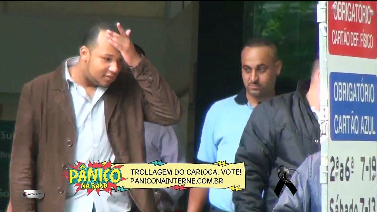 Guardate questa mendicante sa come ottenere i soldi in fretta, guadate questo video