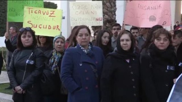 Özgecan'ın Öldürülmesi - Sosyal Medya Üzerinden Haberleşen Bir Grup, Olayı Protesto Etti