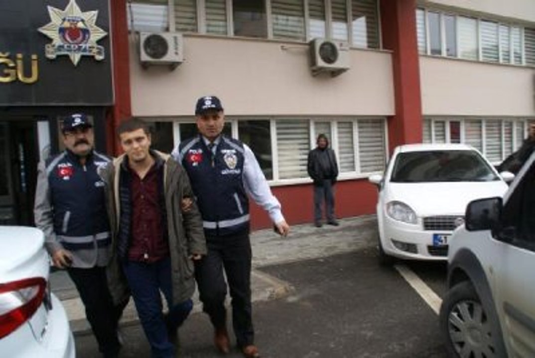 Gebze'de 20 Yaşındaki Üniversiteli, Cumhurbaşkanına Hakaretten Tutuklandı