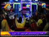 Aamir Liaquat had a great fall in his First Show of Inam Ghar Plus