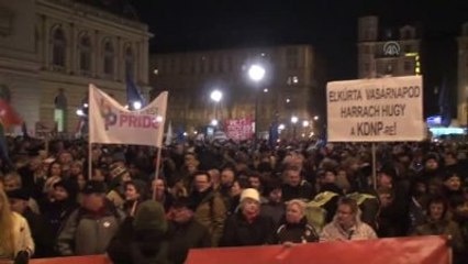 Putin'in Yapacağı Macaristan Ziyareti Protesto Edildi