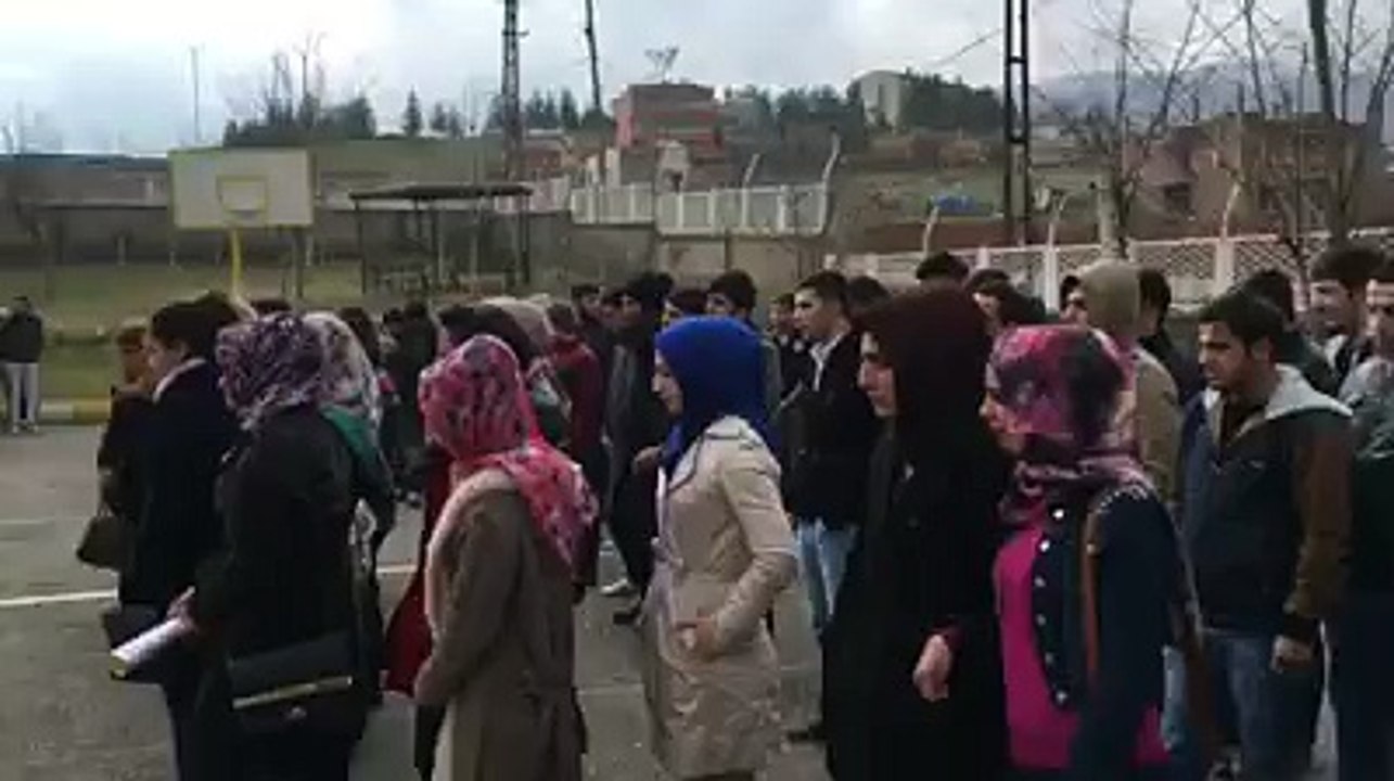 Kurtalan MYO Özgecan Aslan Katledilmesini Kınadı.