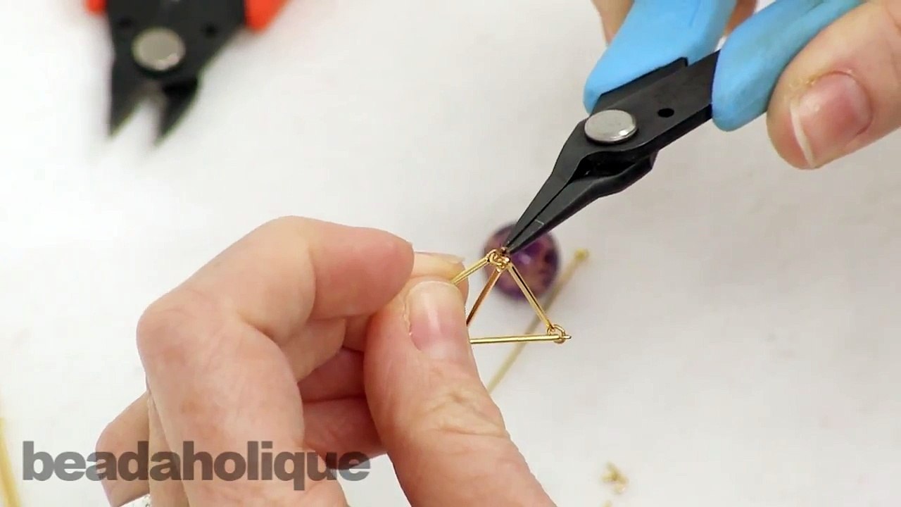 How to Make a Geometric Pyramid Using Bar Chain