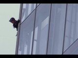 Greenpeace Climbs Building in Protest - EpicTV Climbing Daily