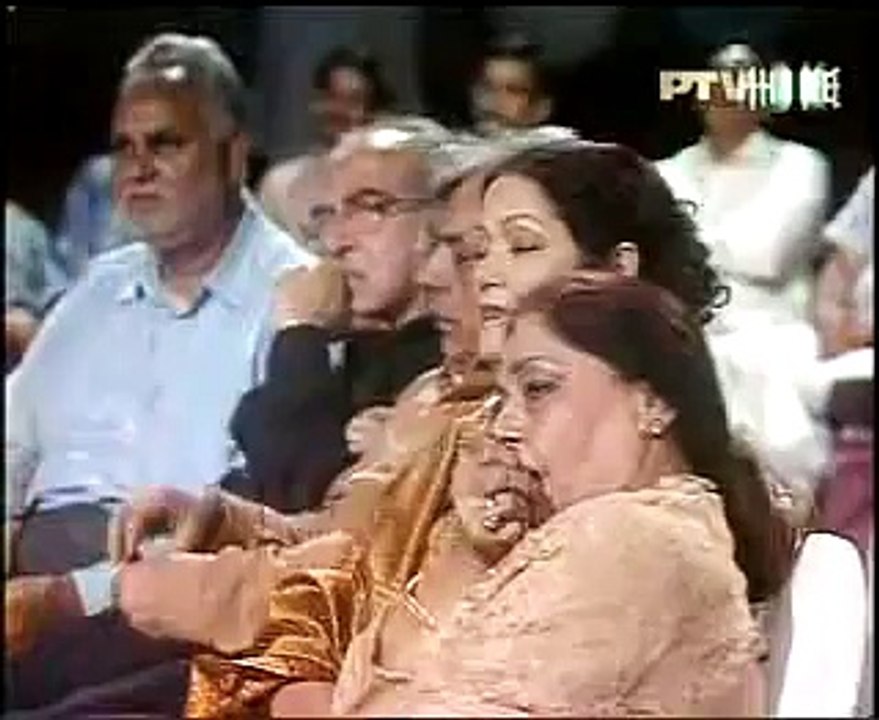 ghmin dil ko in akhon sy