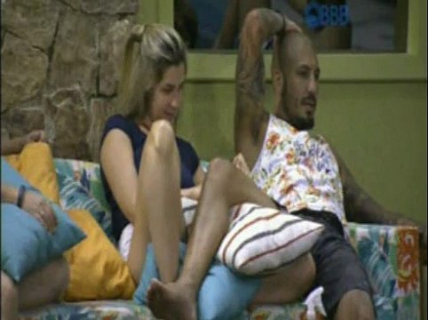 Fernando, Aline, Mariza e Adrilles continuam brincando de adedanha - 17.02.2015