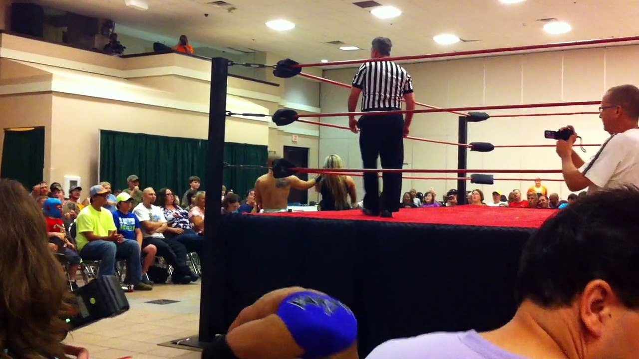 "The Texas Lion" Houston Carson w/ Barbi Hayden vs. Barrett Brown - NWA Bayou Independent Wrestling