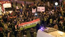 “Putyin nyet! Európa igen!” - civil tüntetés az orosz elnök látogatása miatt Budapesten