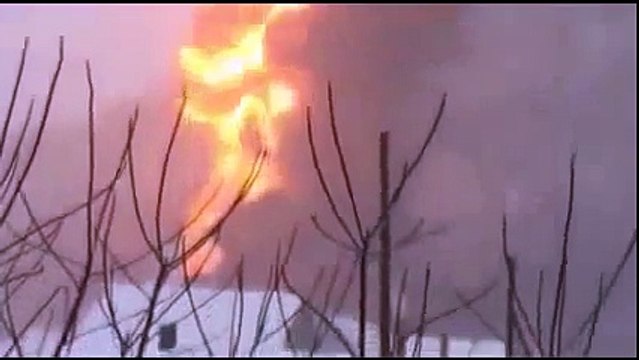 WATCH West Virginia train derailment sends oil tanker into river (RAW)