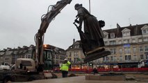 Beauvais : la statue Jeanne Hachette désoclée