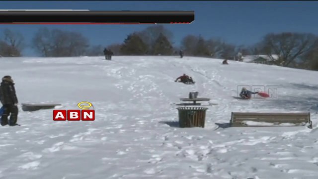 Snow keeps falling : flooding hits as New England battles blizzard (17- 02- 2015)