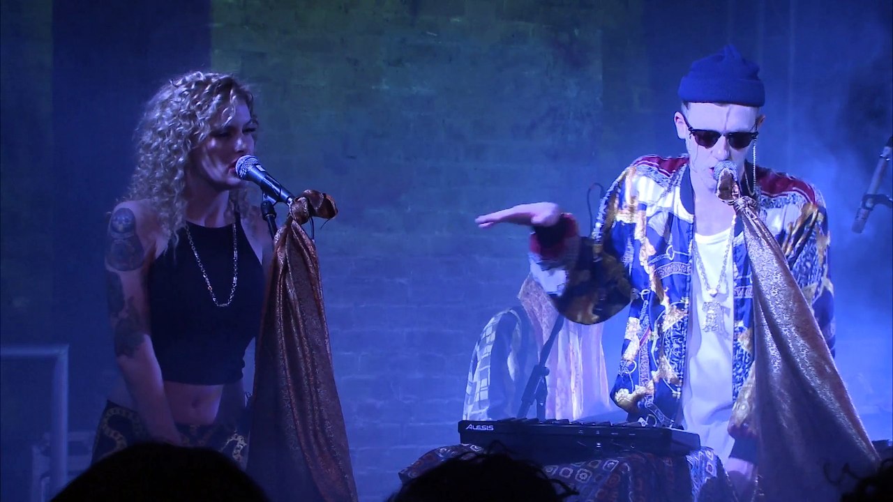 Rising & 13 Artists - FTSE - Binary