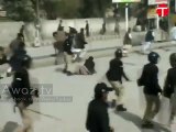 VIDEO: Prison guards chanting 'Go Imran, Go', clash with police in Peshawar