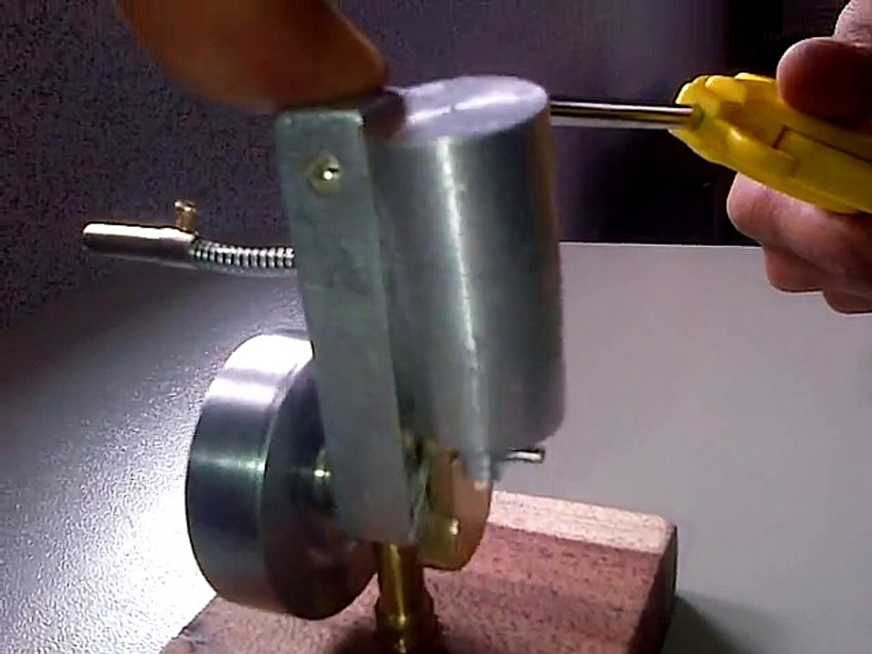 Oscillating steam engine model