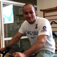 Cigano deixa folia de lado e mostra foco total na recuperação