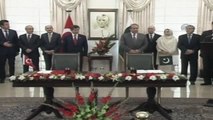 Davutoğlu ile Pakistanlı Mevkidaşı Navaz Şerif İkili Antlaşma İmzaladı