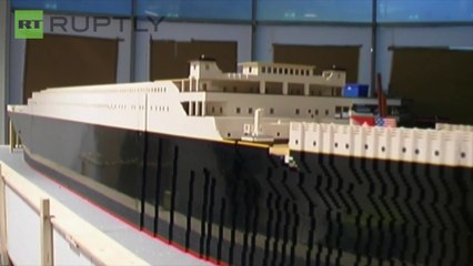 Un niño autista logra ayuda en internet para construir con Lego una réplica del Titanic