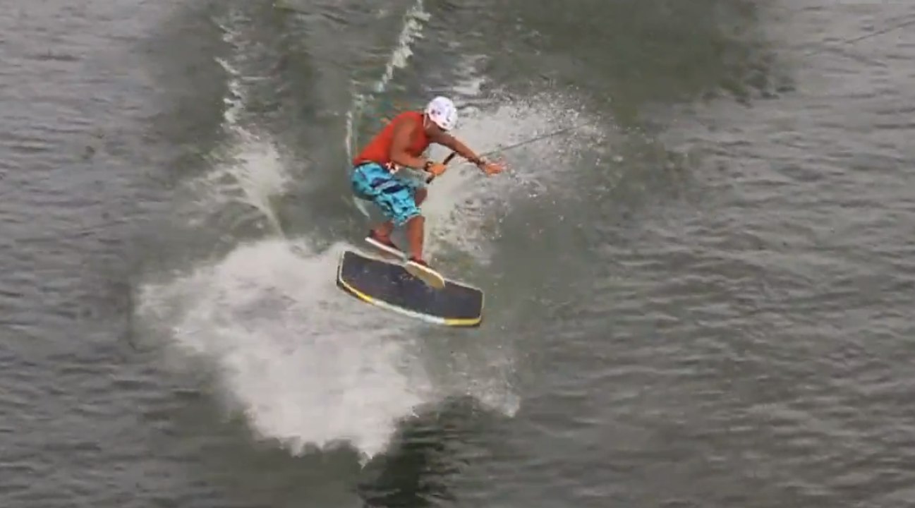 Wakeskate lesson by Christian JOSON at Republ1c Wake Park