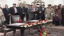 Başbakan Ahmet Davutoğlu ile Pakistanlı Mevkidaşı Navaz Şerif Ortak Basın Toplantısı Düzenledi