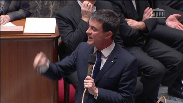 Valls: Le gouvernement fera tout pour que la loi Macron passe