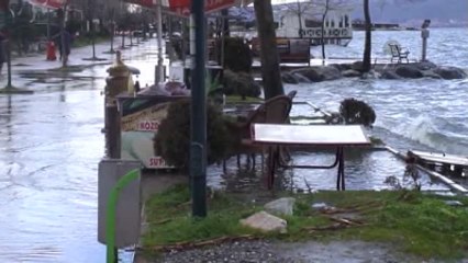 Sapanca Gölü Taştı