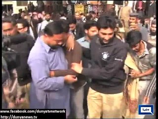 Dunya News - Five killed, 25 injured in suicide blast outside Lahore Police Lines