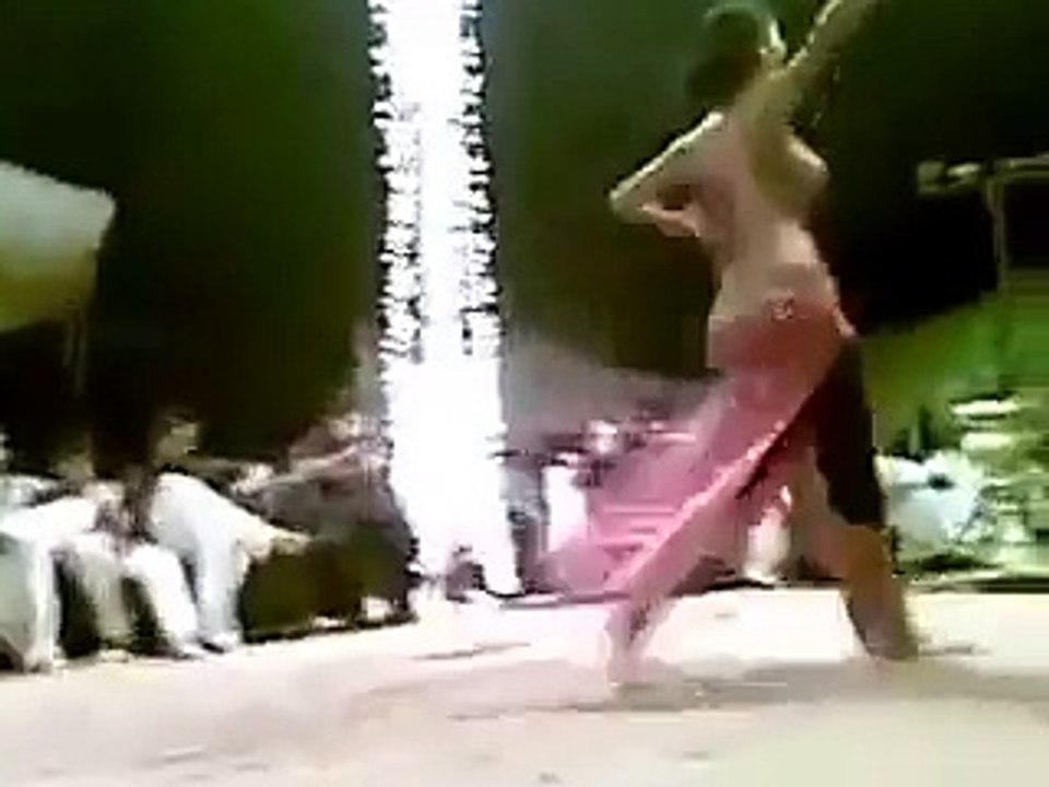 Pakistani girl beautyful dancing videoo......so sexy......must watch...!!!!
