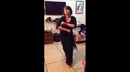 Superb dance by girl on {[ chittiiyaan khilayaaan}} at home___________so lovely......!!!!