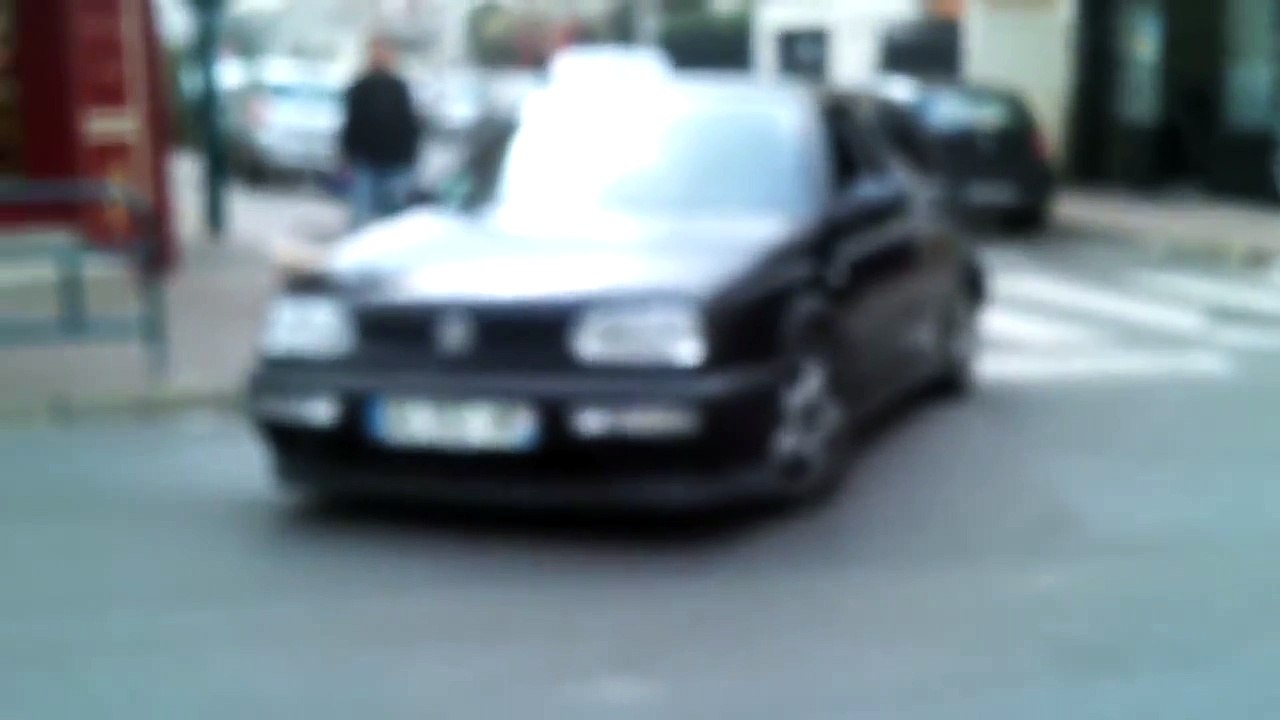 Golf 3 VR6 Burn Out on the Street