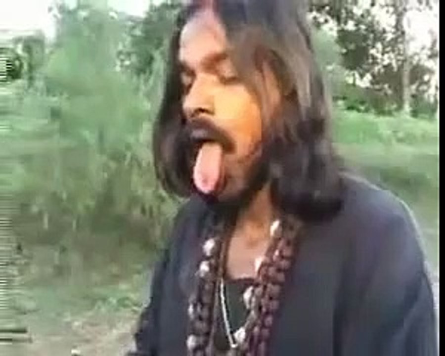 Canlı Canlı Yılan Yiyen Adam Dailymotion Video