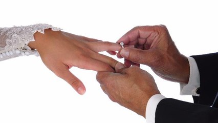 Sham Marriage Foiled When Groom Forgets Bride's Name