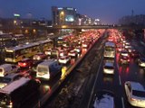 İstanbul'da Kar Esareti! Metrobüs Seferleri Durdu