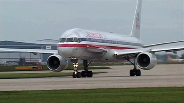 Takeoff boeing 757 american airlines