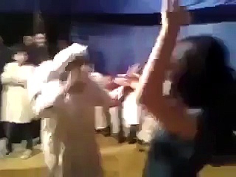Pakistani H-O-T Funny baba Dancing Video 2015