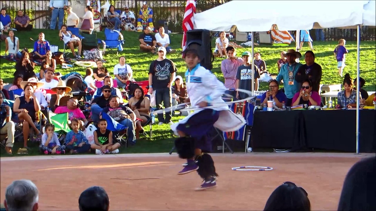 1502_hoop-dance-fast-and-precise